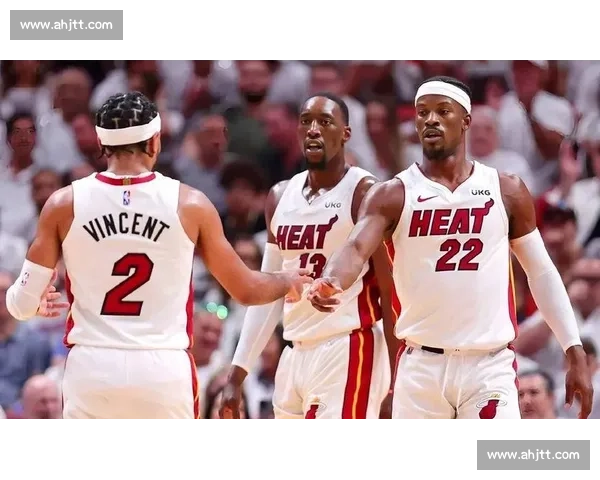 10月1日湖人对阵热火焦点之战詹姆斯与巴特勒巅峰碰撞前瞻